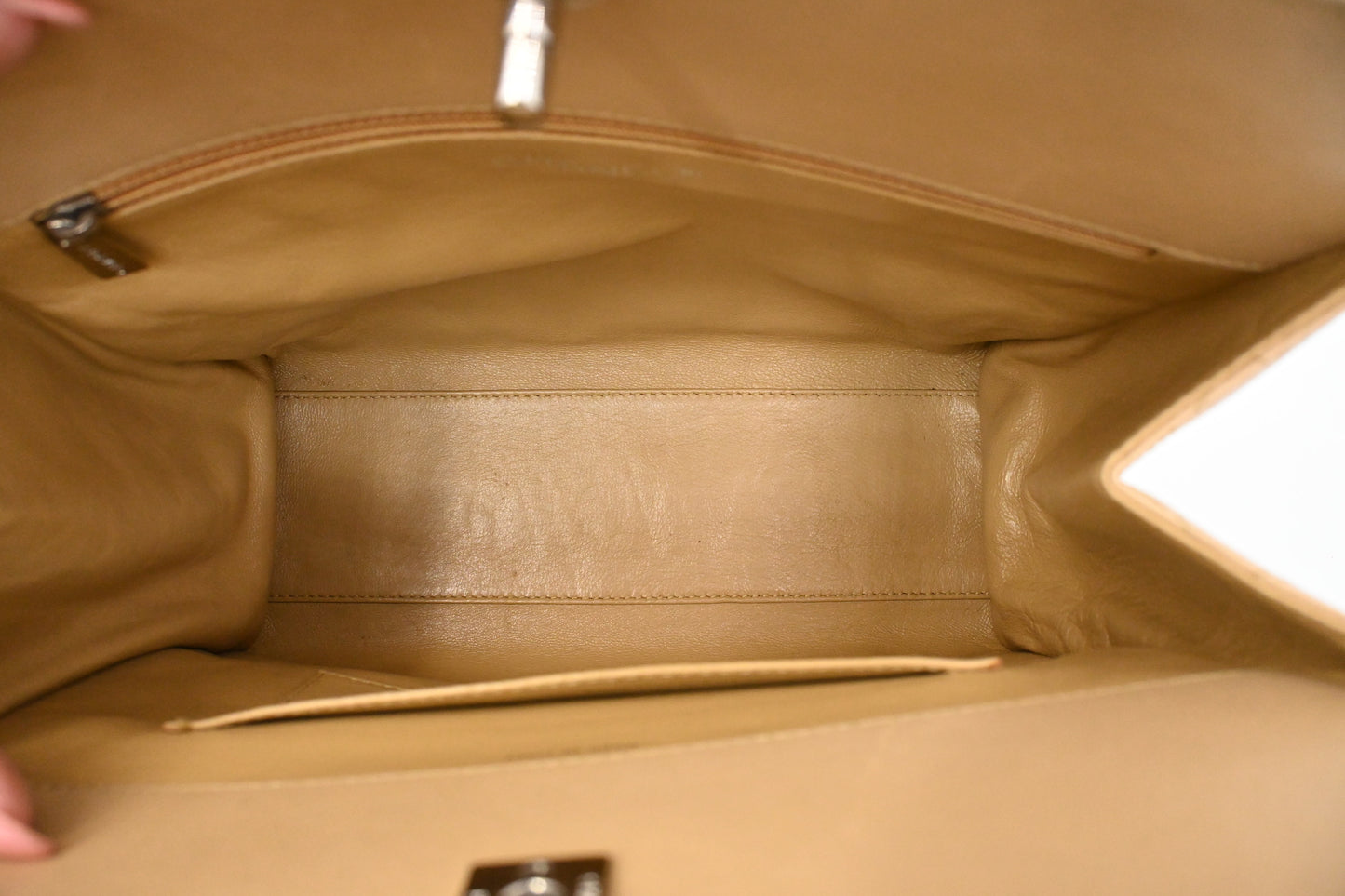 Chanel Chain Shoulder Bag in Beige Leather