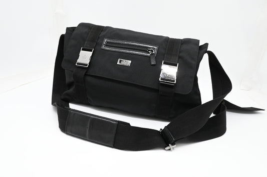Gucci Messenger Bag in Black Canvas