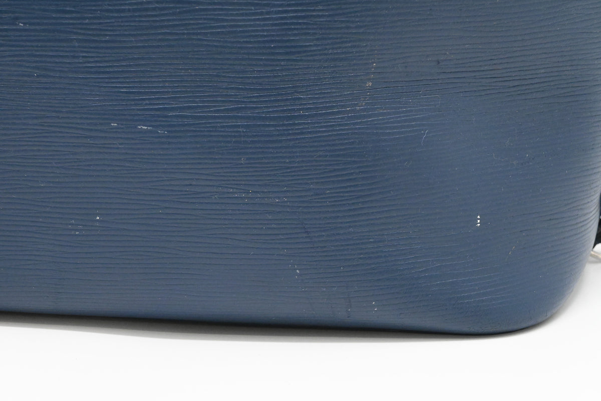 Louis Vuitton Neverfull MM in Blue Epi Leather