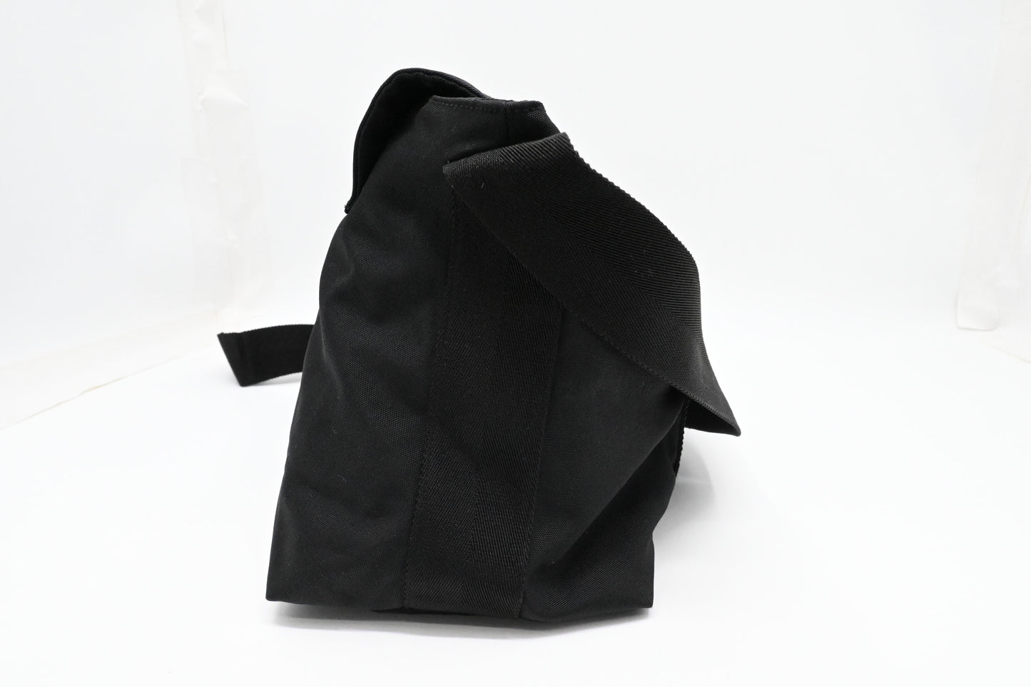 Gucci Messenger Bag in Black Canvas