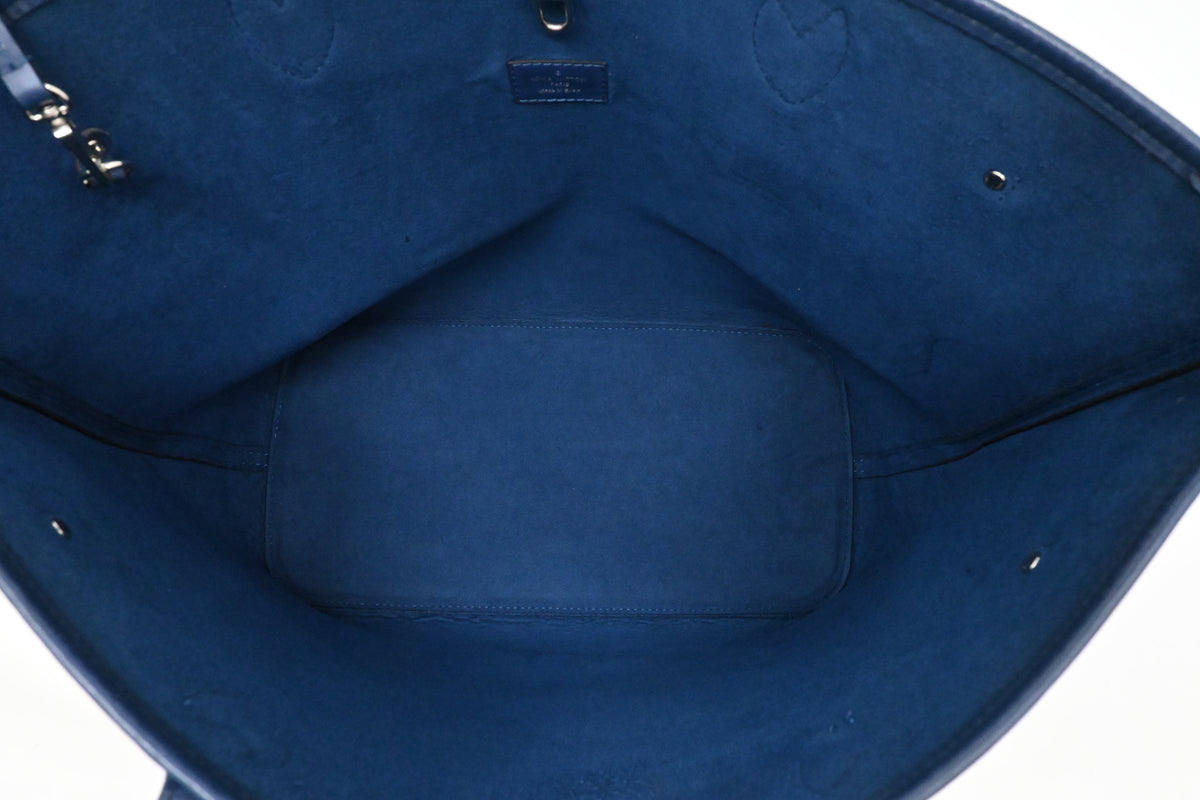 Louis Vuitton Neverfull MM in Blue Epi Leather