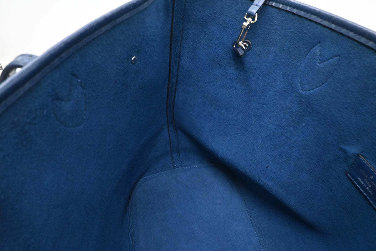 Louis Vuitton Neverfull MM in Blue Epi Leather