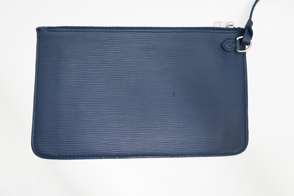 Louis Vuitton Neverfull MM in Blue Epi Leather