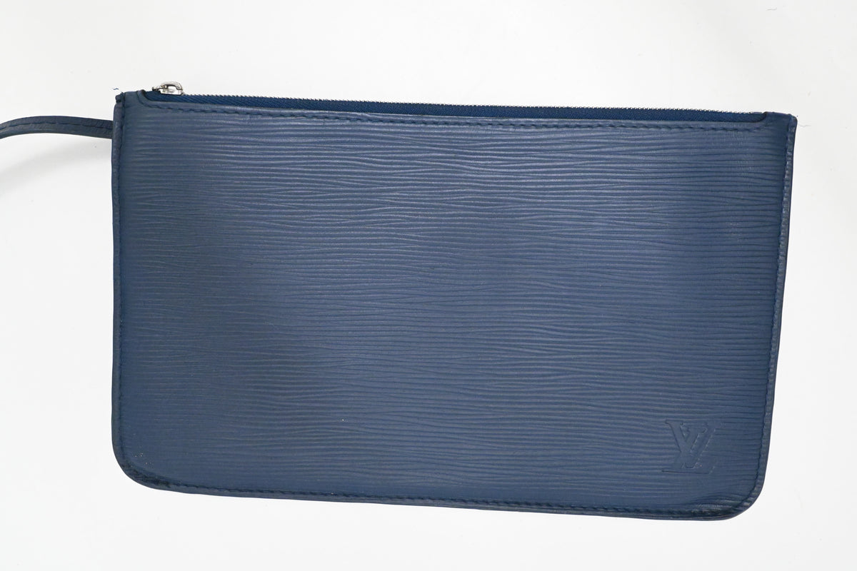 Louis Vuitton Neverfull MM in Blue Epi Leather