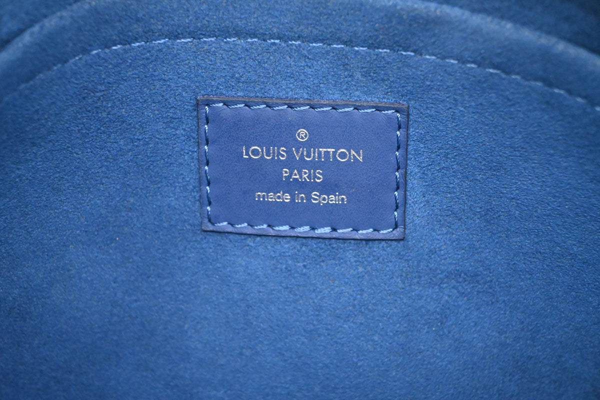 Louis Vuitton Neverfull MM in Blue Epi Leather