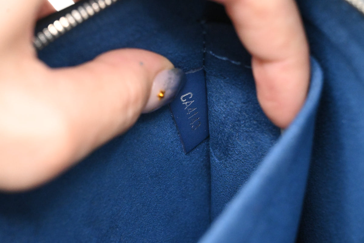 Louis Vuitton Neverfull MM in Blue Epi Leather