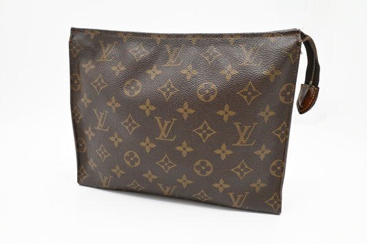 Louis Vuitton Toiletry 26 in Monogram Canvas
