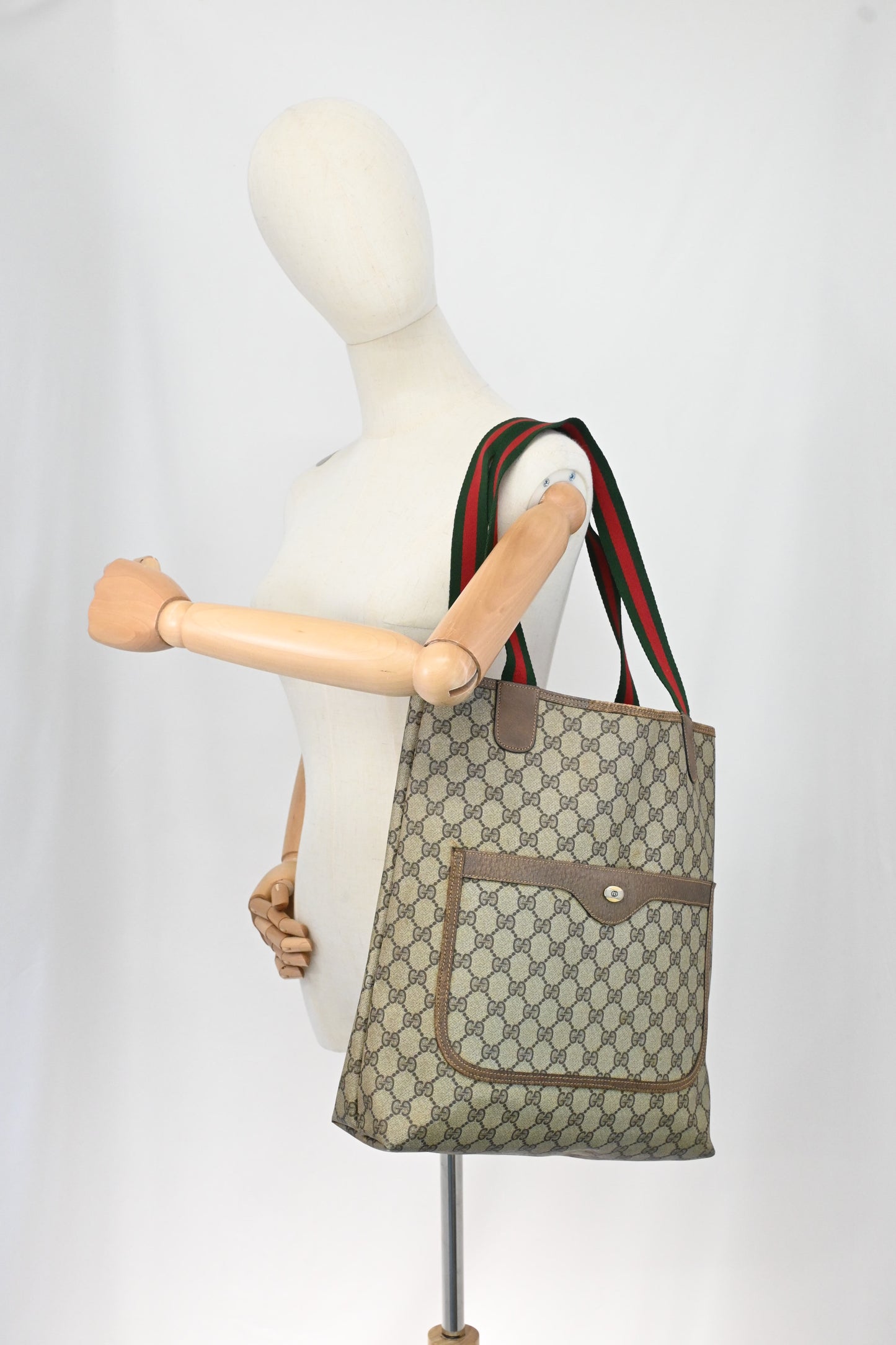 Gucci Tote Bag in GG Supreme Canvas