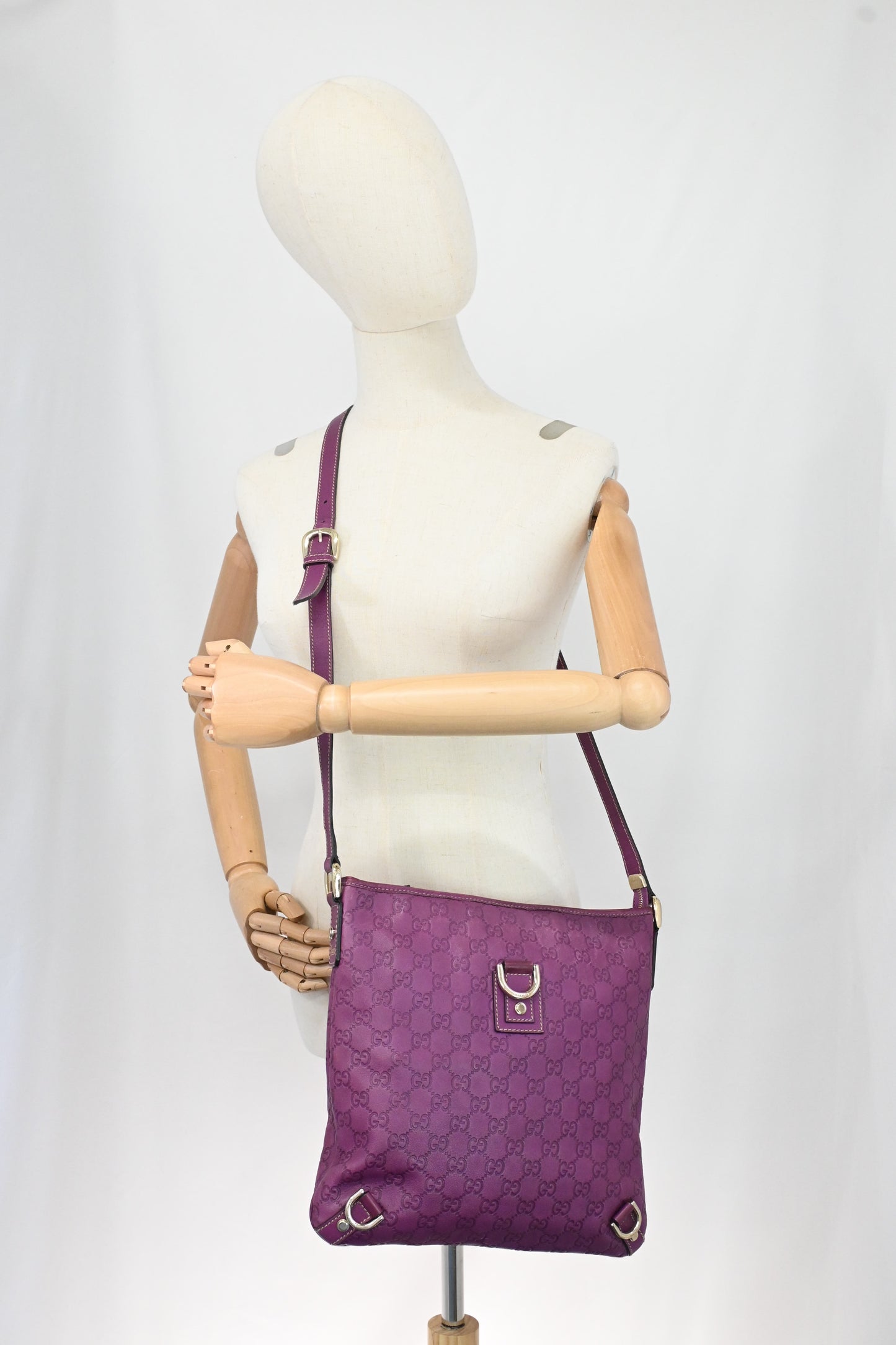Gucci Crossbody in Purple Guccissima Leather