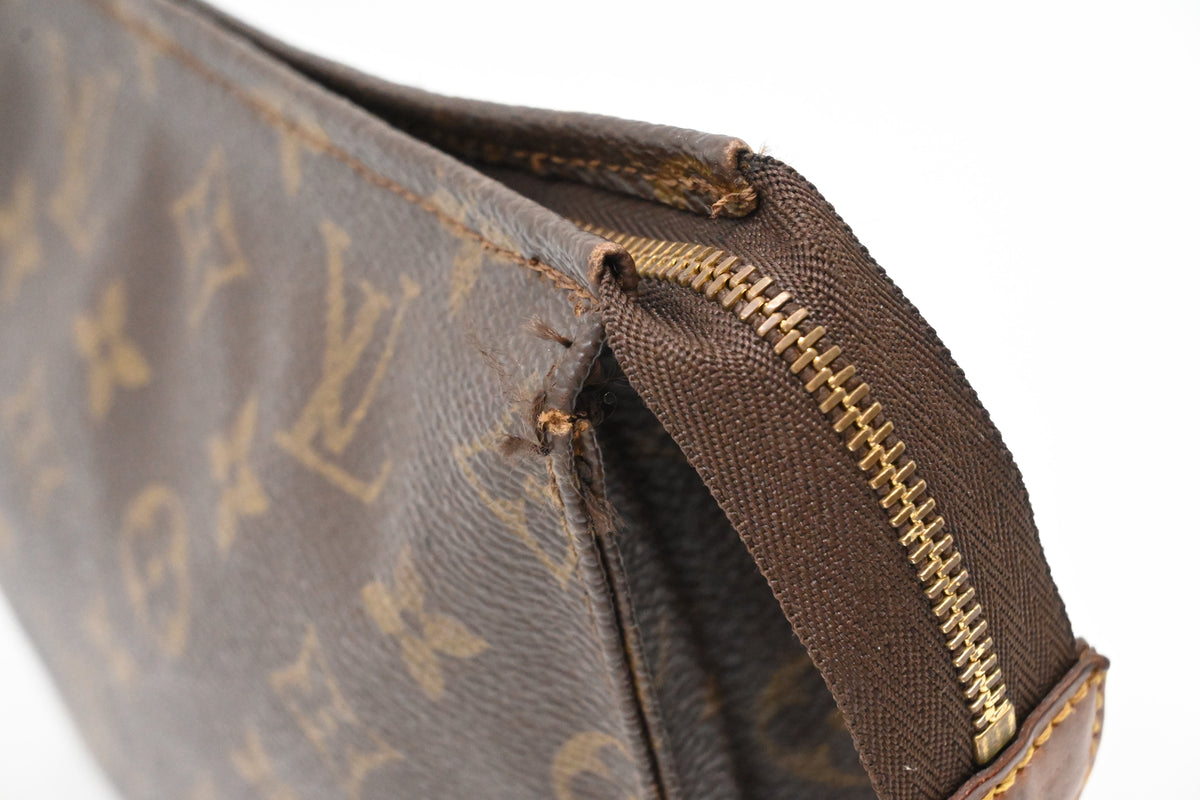 Louis Vuitton Toiletry 26 in Monogram Canvas
