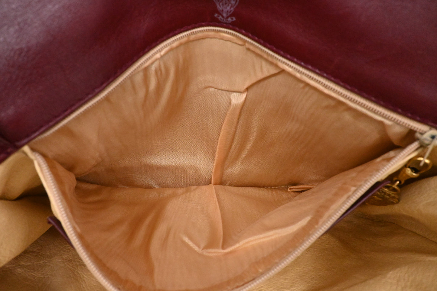 Gucci Clutch in Burgundy Leather