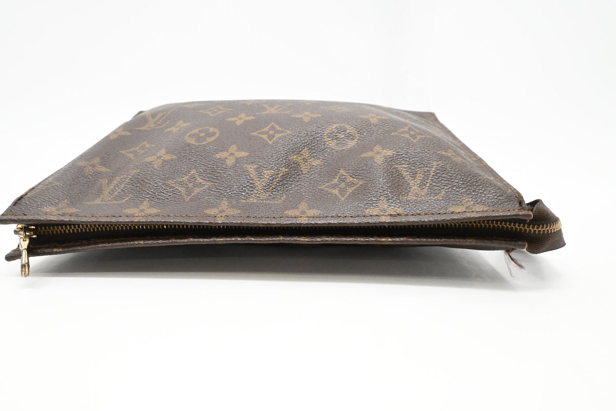 Louis Vuitton Toiletry 26 in Monogram Canvas
