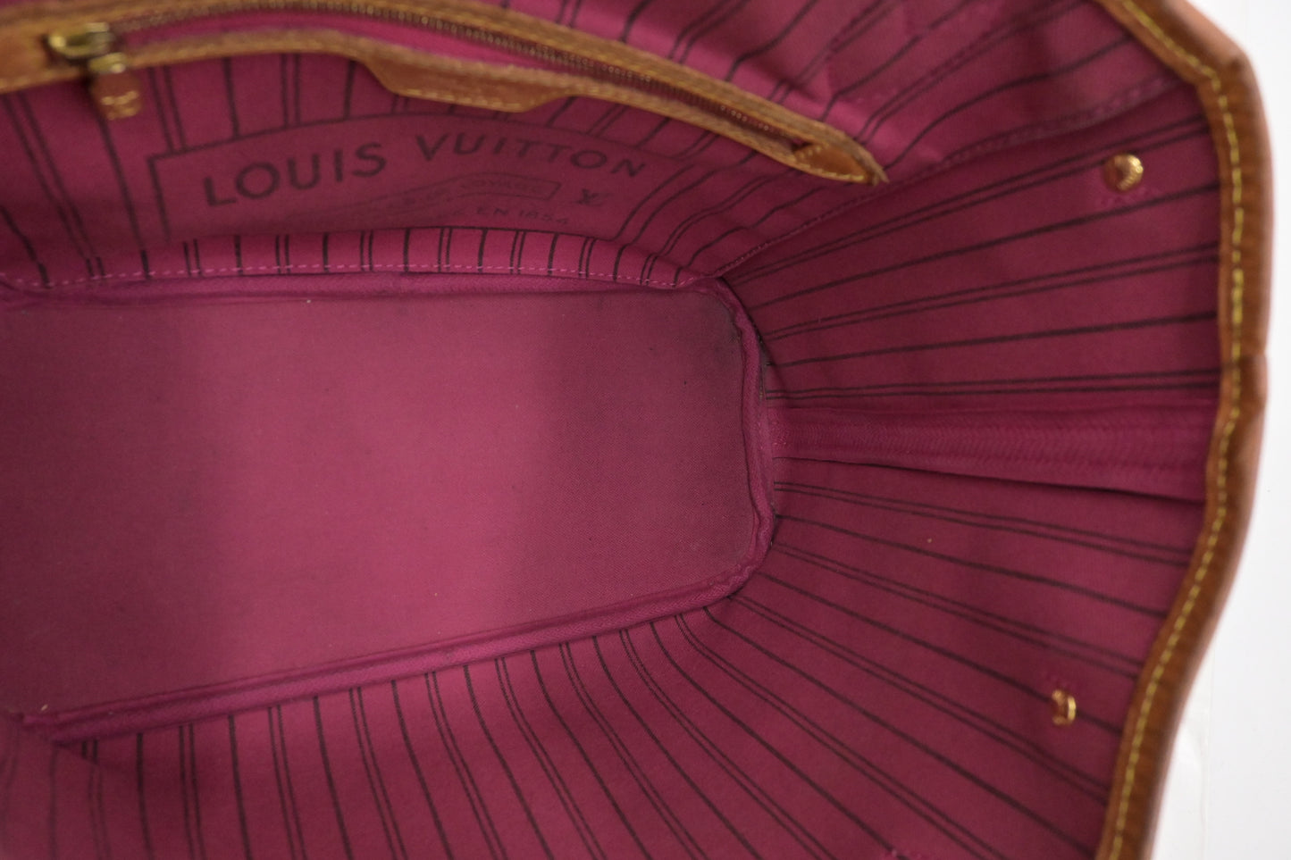 Louis Vuitton Neverfull PM in Monogram Canvas