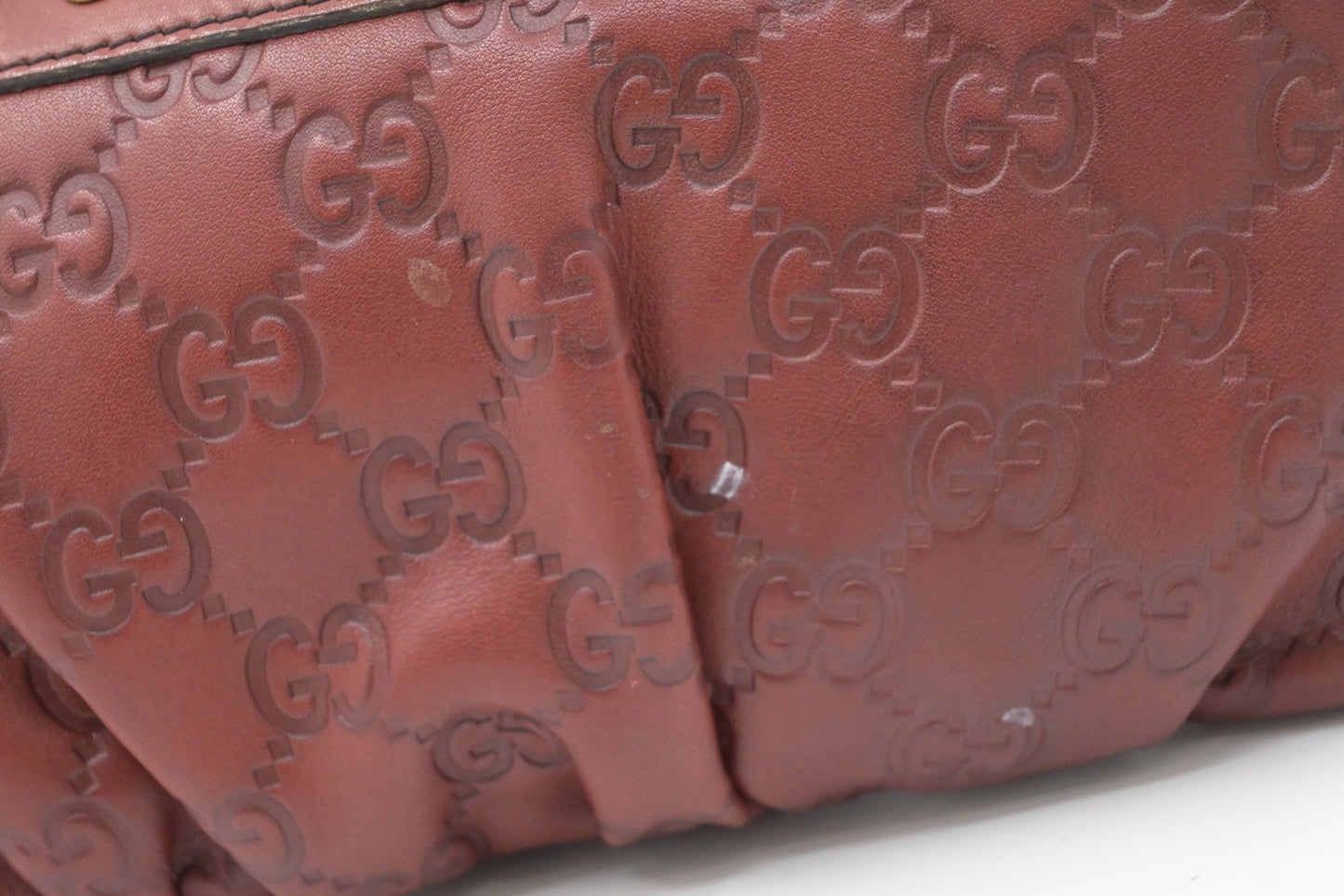 Gucci Pouch in Bordeaux Guccissima Leather