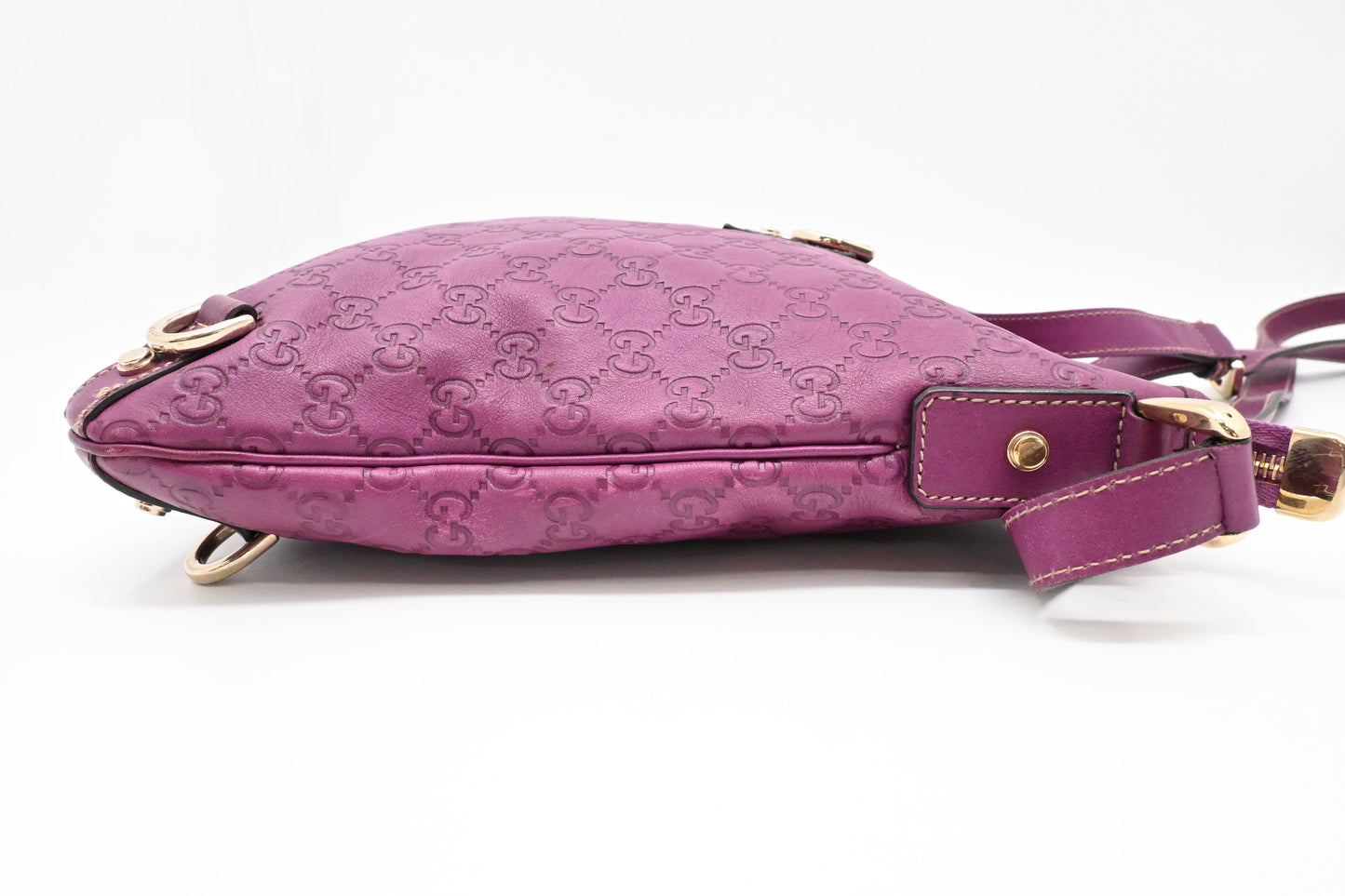 Gucci Crossbody in Purple Guccissima Leather