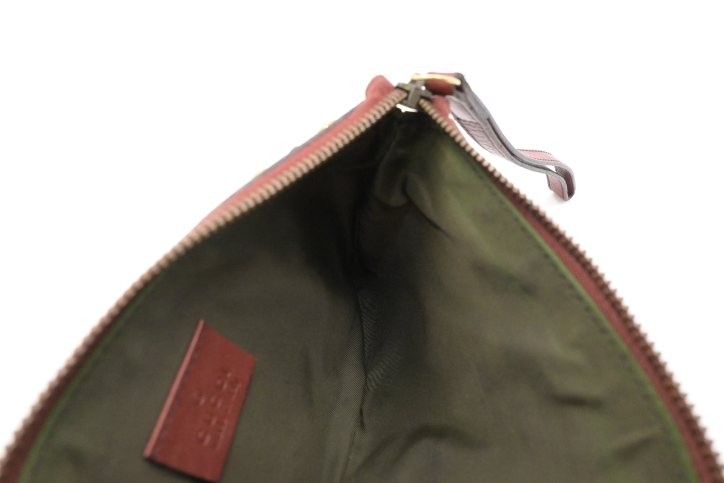 Gucci Pouch in Bordeaux Guccissima Leather