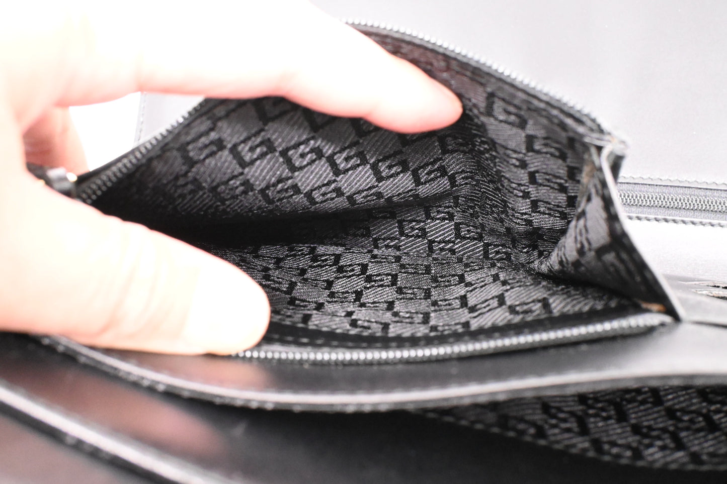 Gucci Wrist Clutch in Black Leather