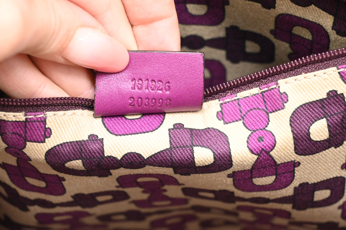 Gucci Crossbody in Purple Guccissima Leather