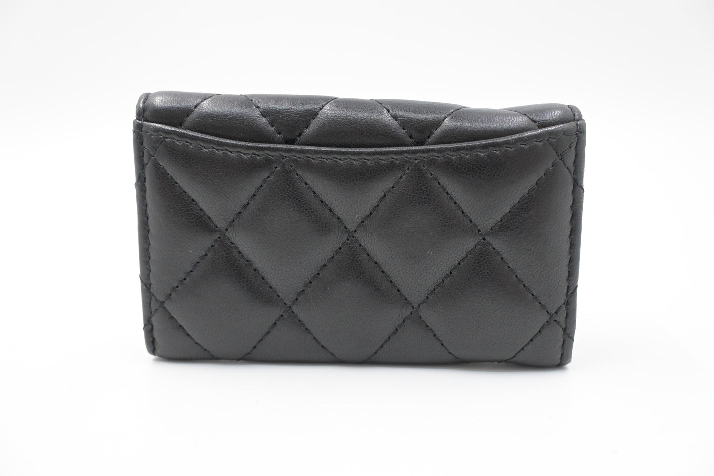 Chanel Key Case 6 in Matelassé Black Leather