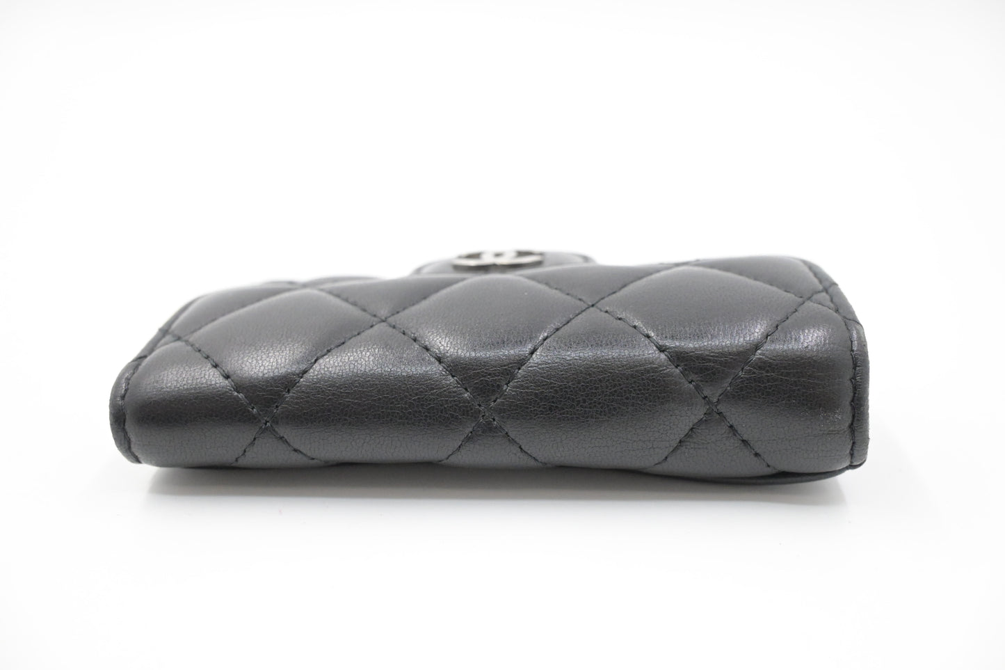 Chanel Key Case 6 in Matelassé Black Leather