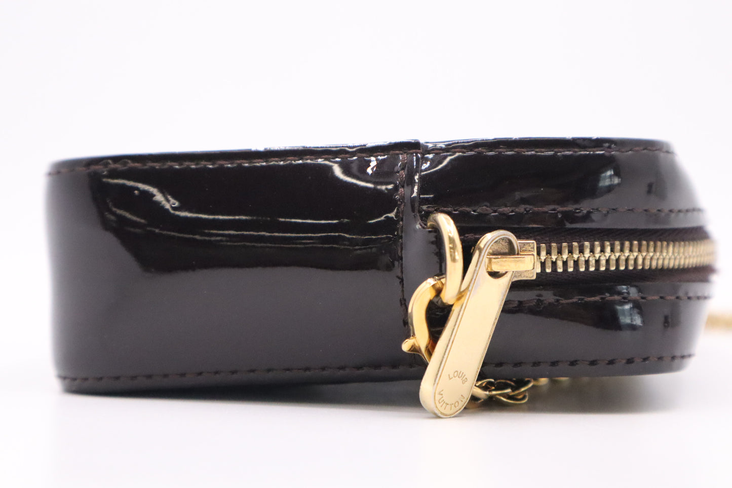 Louis Vuitton Camera Bag in Amarante Vernis Leather