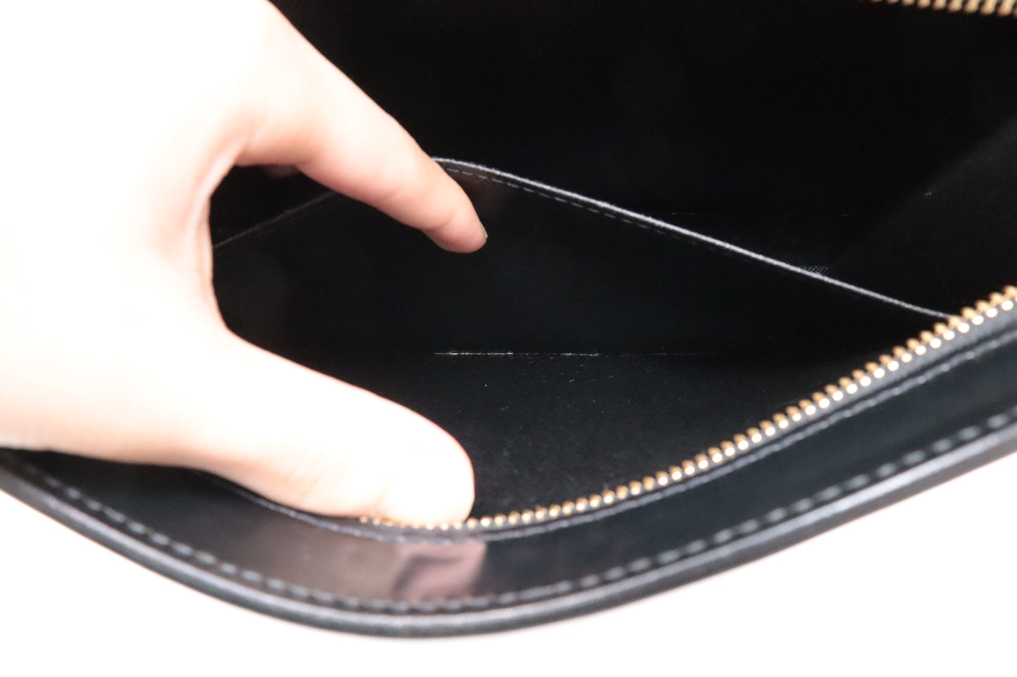 Louis Vuitton Pochette Homme  in Black Epi Leather