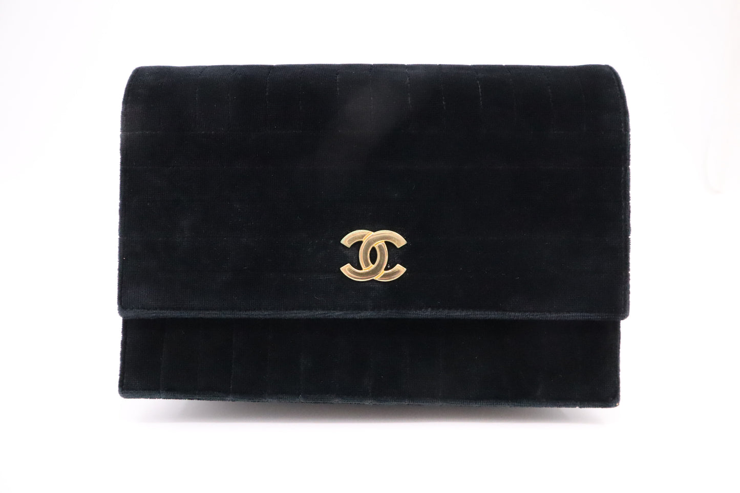 Chanel Shoulder Bag in Black Velvet