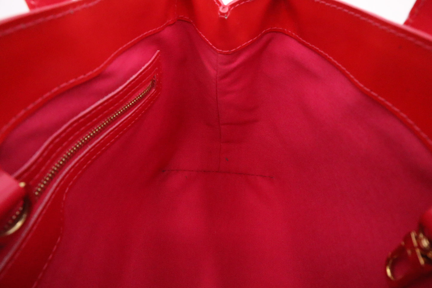 Louis Vuitton Wilshire PM in Rouge Grenadine Vernis Leather