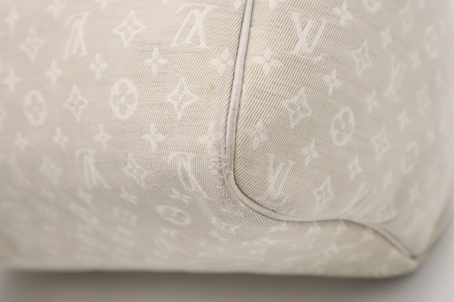 Louis Vuitton Speedy 30 in Dune Monogram Canvas