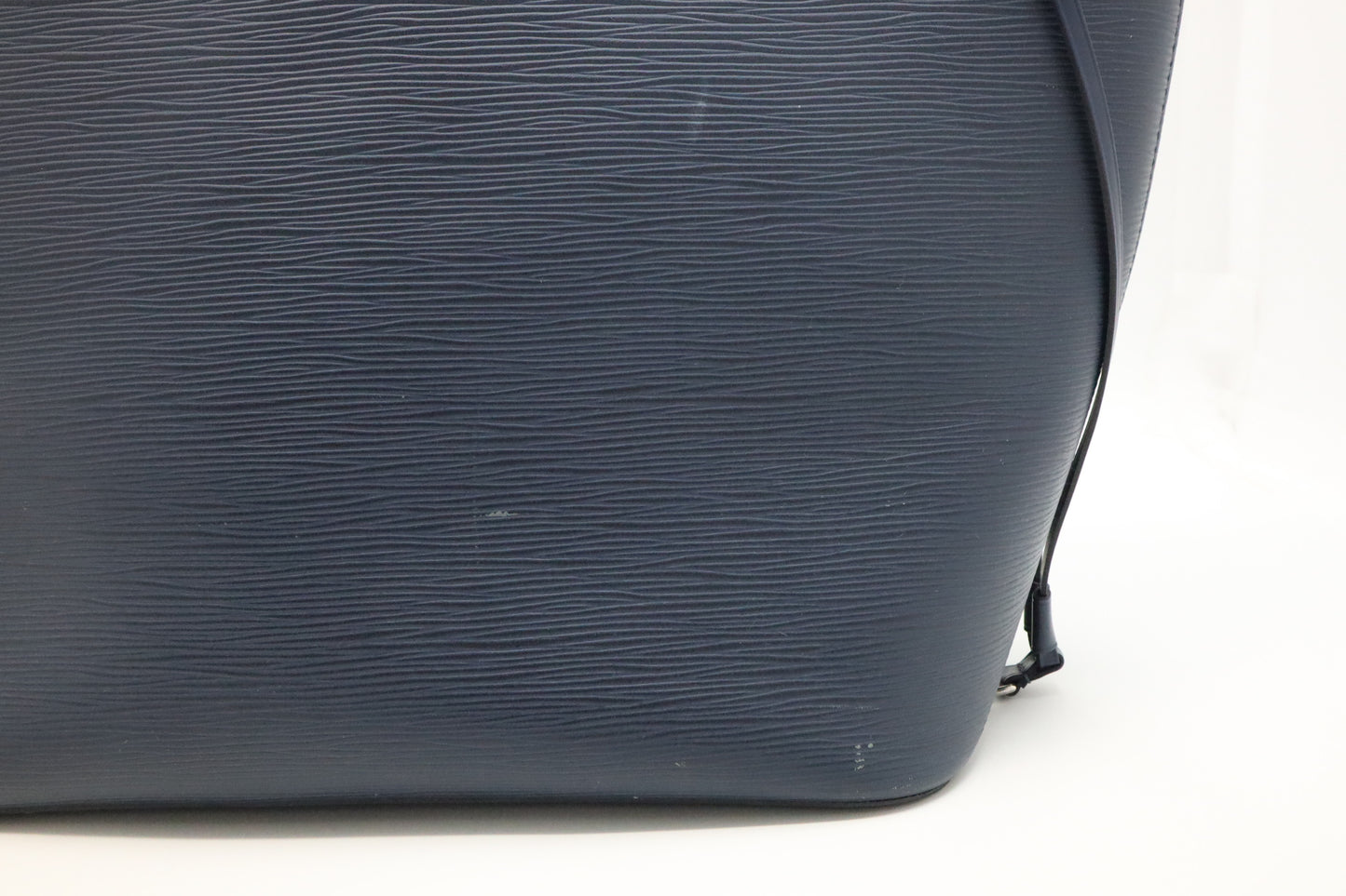 Louis Vuitton Neverfull MM in Navy Blue Epi Leather