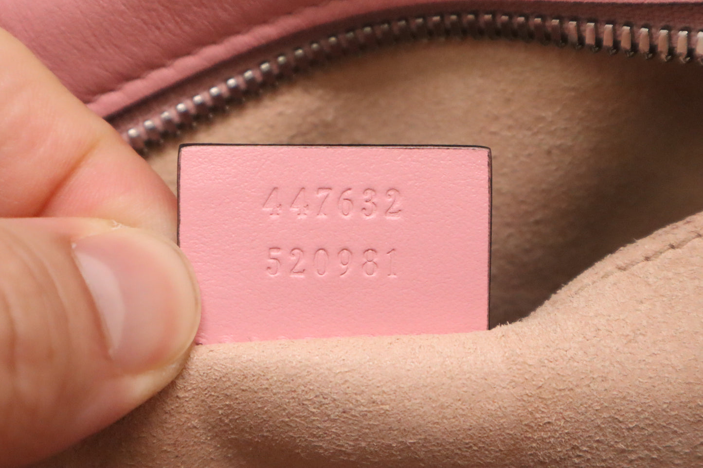 Gucci Marmont Shoulder Bag in Pink Leather