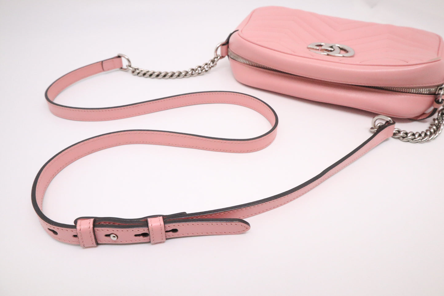 Gucci Marmont Shoulder Bag in Pink Leather