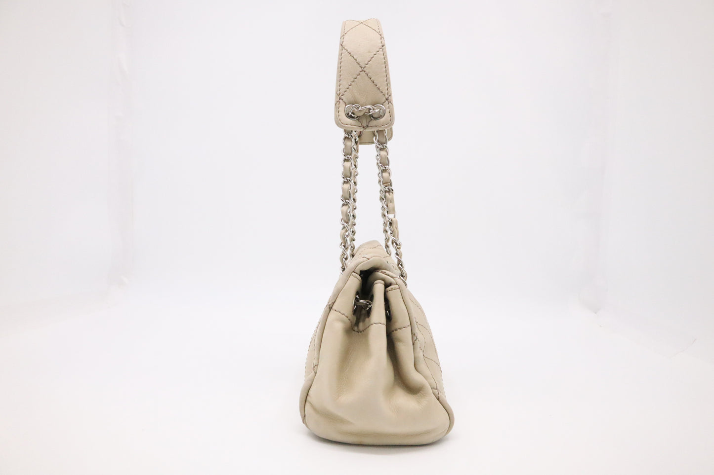 Chanel Shoulder Bag in Beige Leather