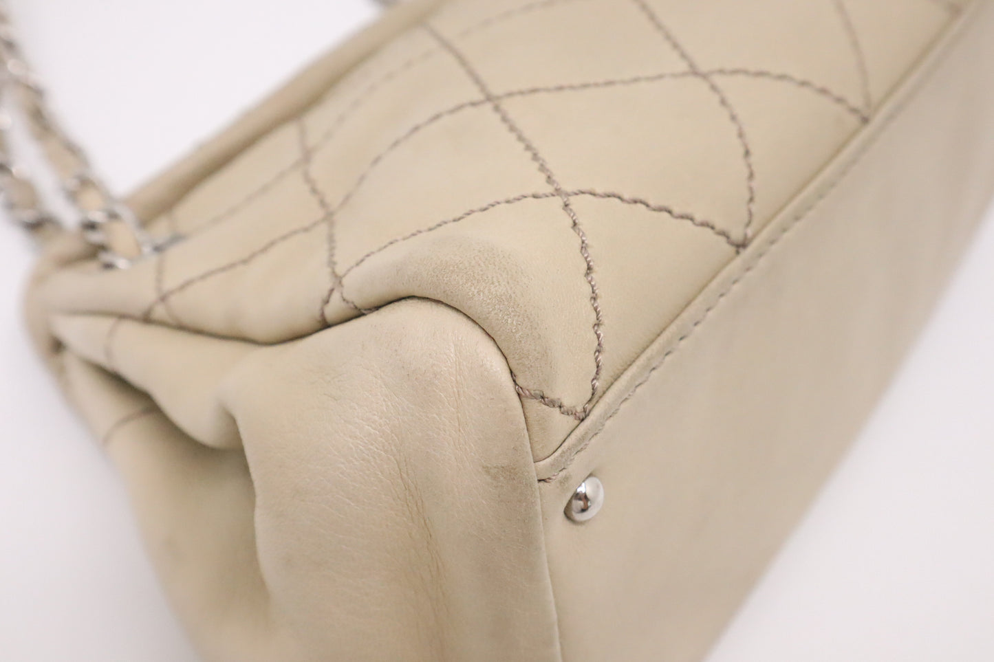 Chanel Shoulder Bag in Beige Leather