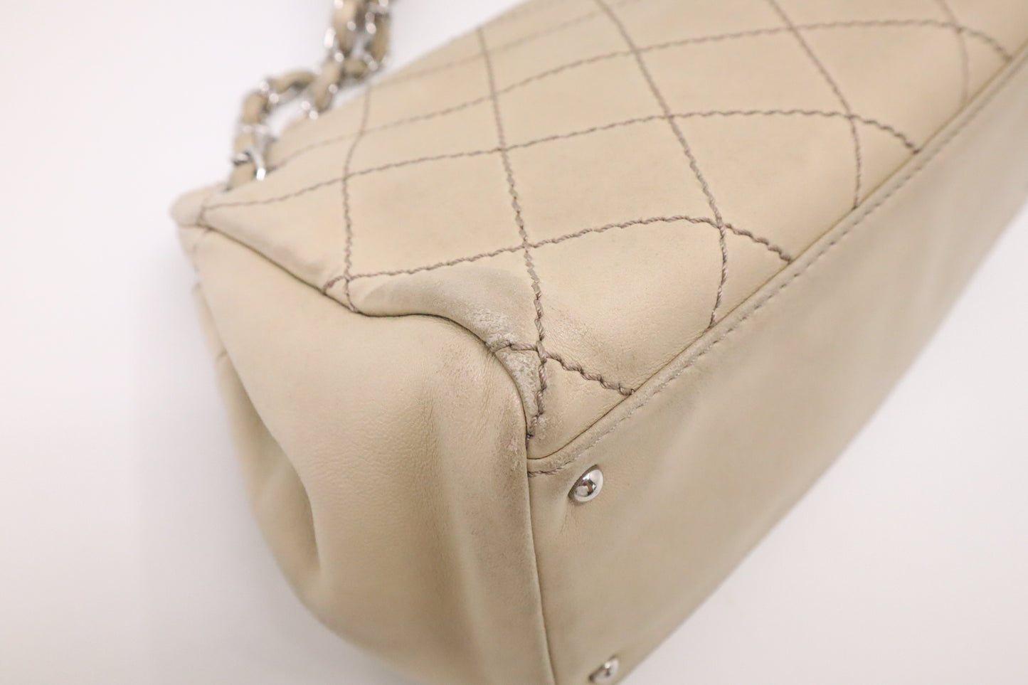Chanel Shoulder Bag in Beige Leather