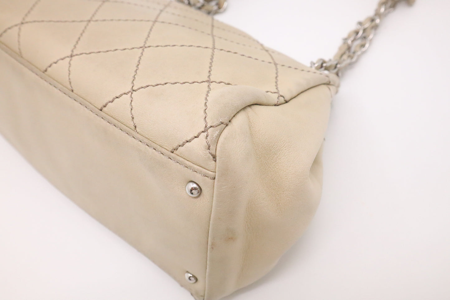 Chanel Shoulder Bag in Beige Leather
