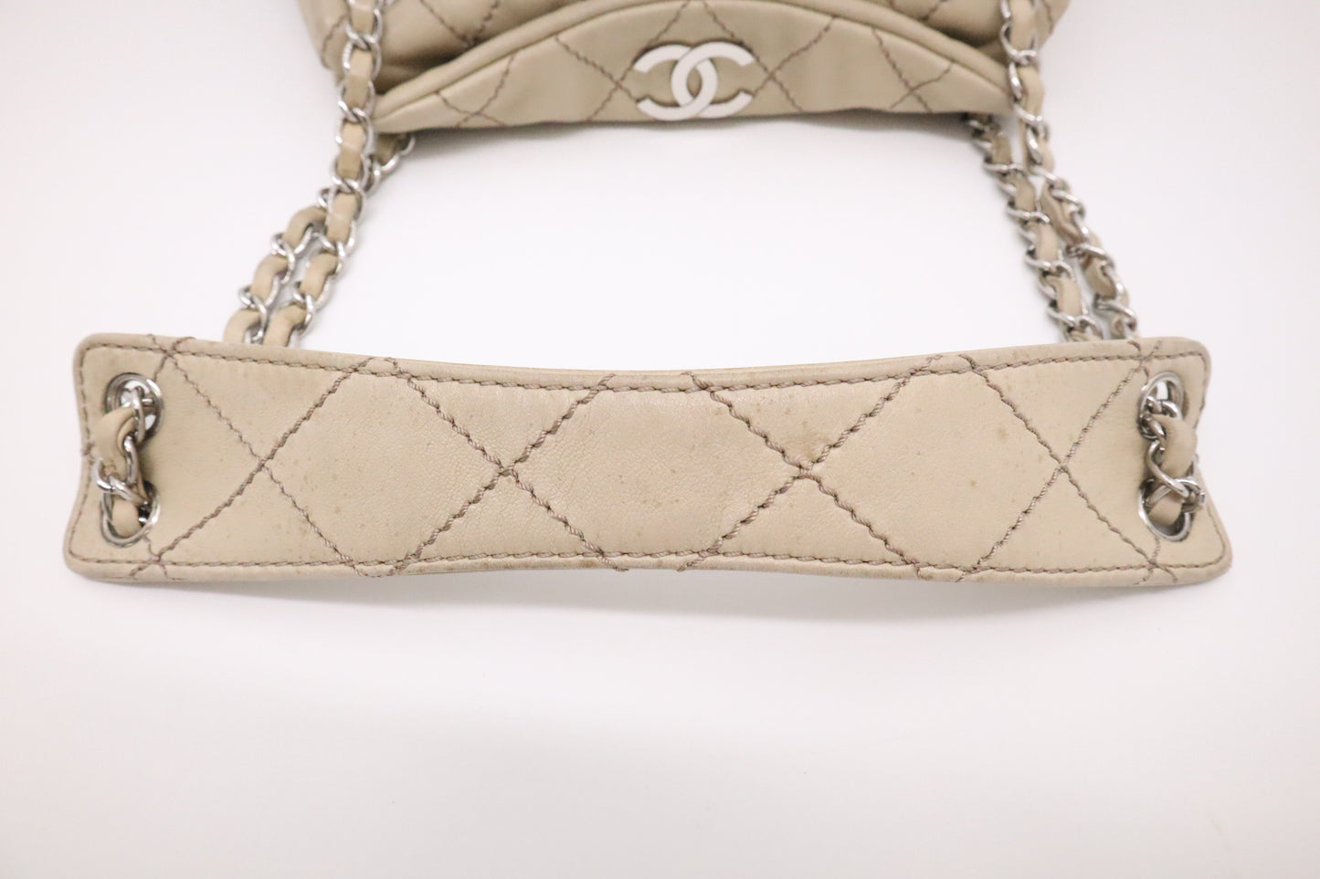 Chanel Shoulder Bag in Beige Leather