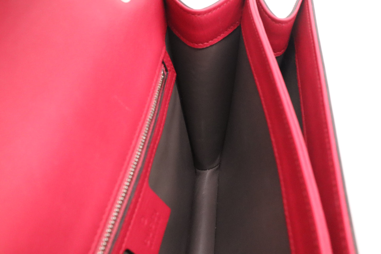 Gucci  Petunia Shoulder Bag in Fuchsia Patent Leather