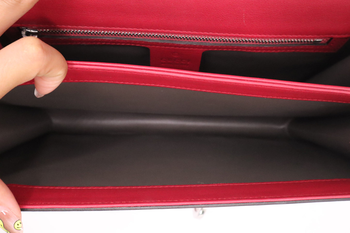 Gucci  Petunia Shoulder Bag in Fuchsia Patent Leather