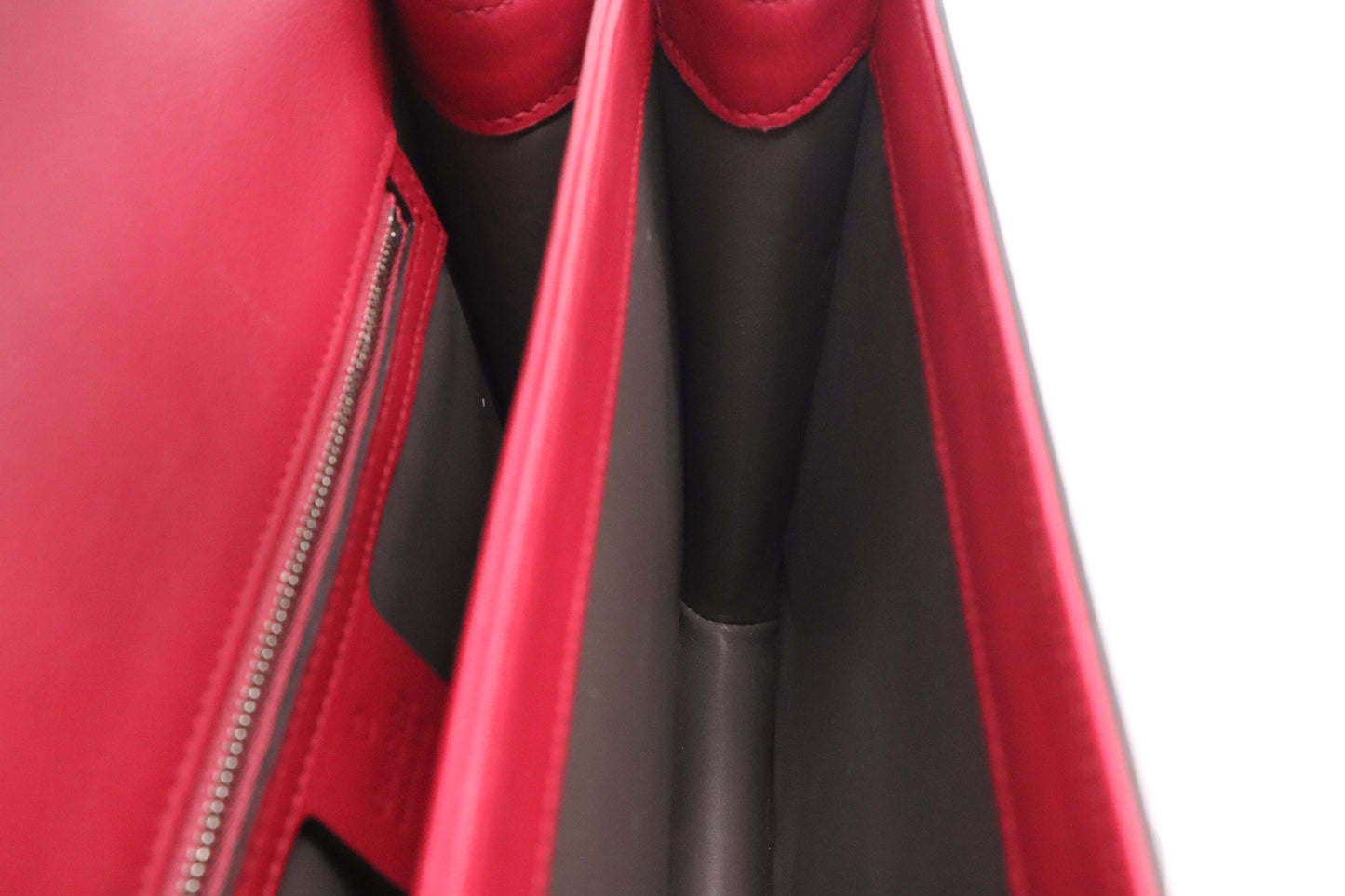 Gucci  Petunia Shoulder Bag in Fuchsia Patent Leather