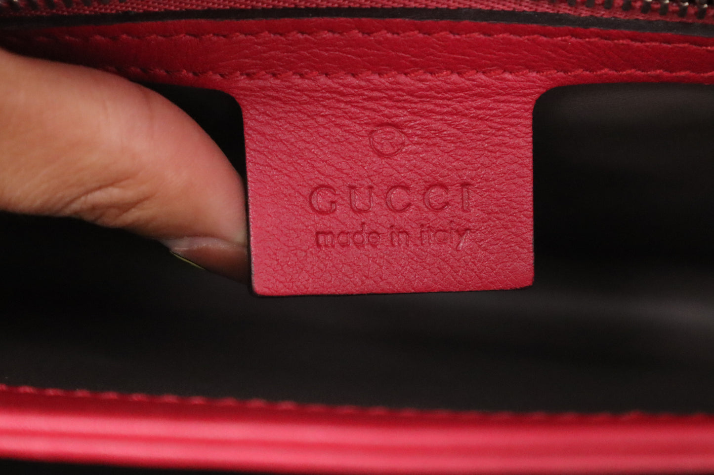Gucci  Petunia Shoulder Bag in Fuchsia Patent Leather