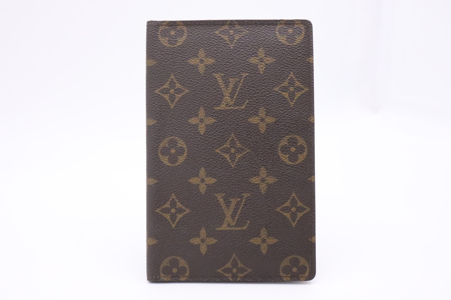 Louis Vuitton Passport and Credit Card Holder in Monogram Canvas