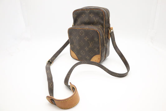 Louis Vuitton Amazone MM in Monogram Canvas