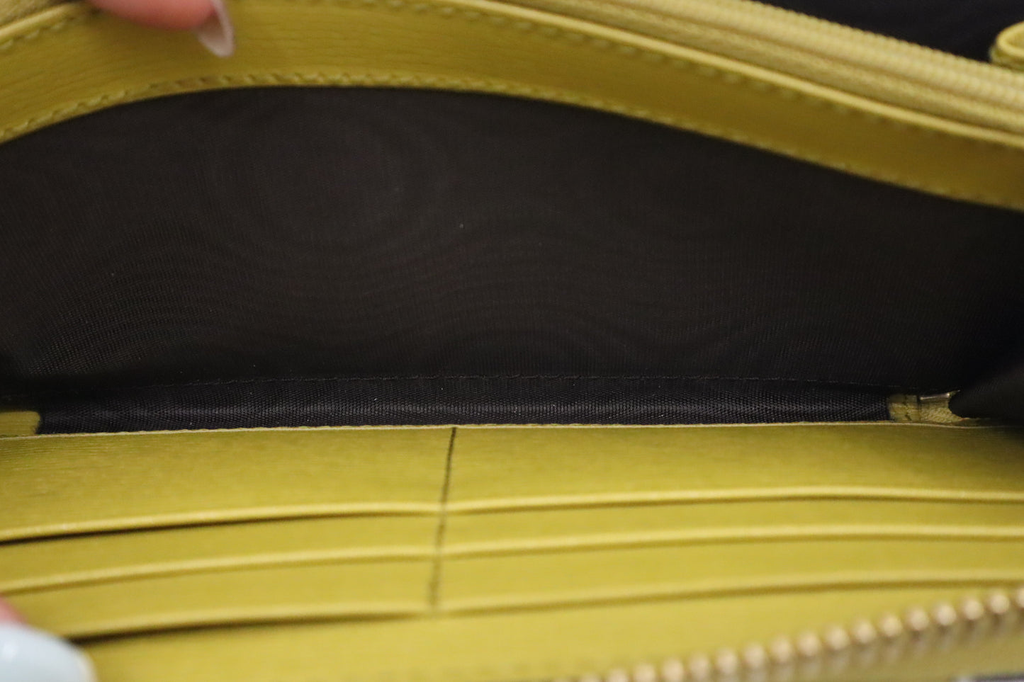 Gucci Heartbeat Zippy Long Wallet in Yellow Leather