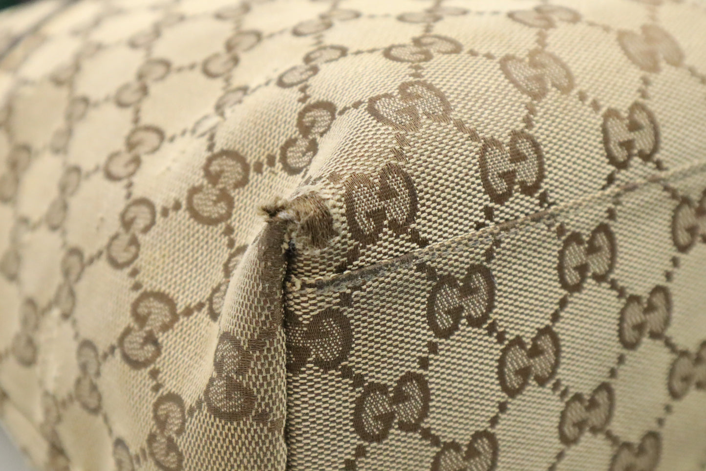 Gucci Sherry Tote Bag in GG Supreme Canvas