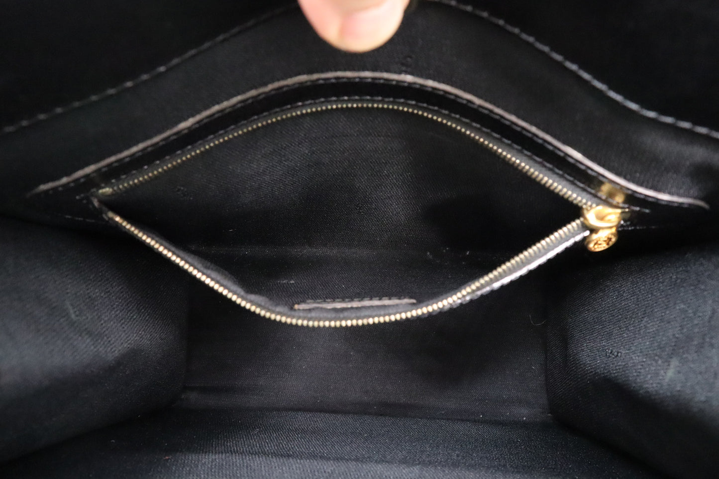 Fendi 2-Way Handbag in Black Leather