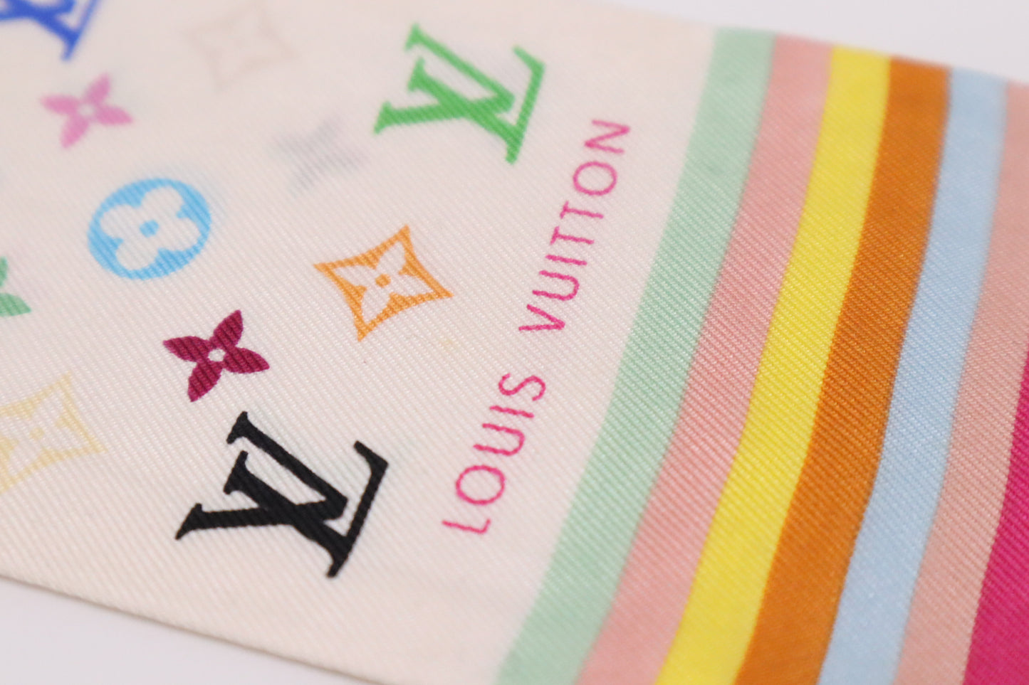 Louis Vuitton Bandeau in White Multicolor Monogram Silk