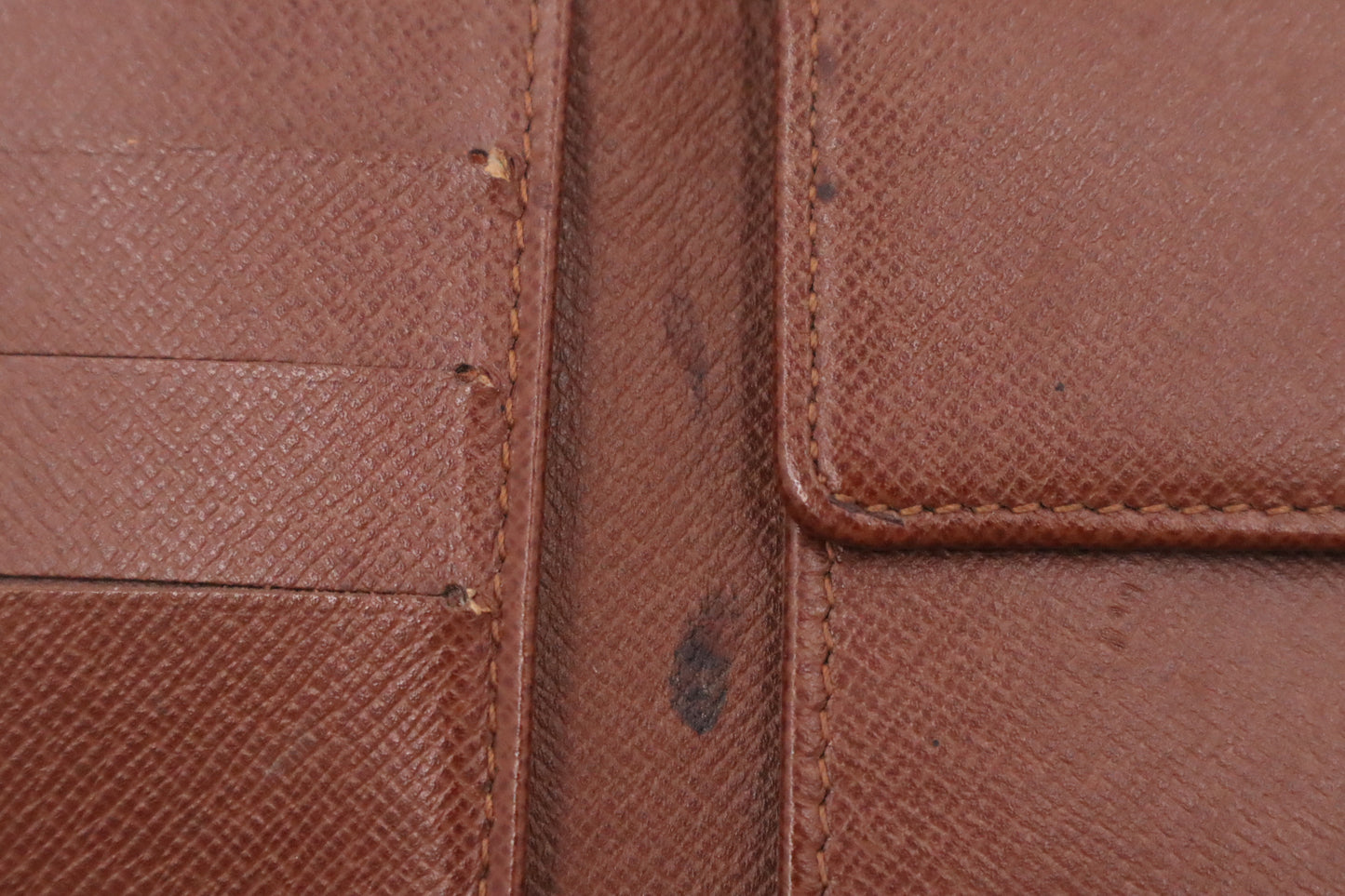 Louis Vuitton Bifold Wallet in Monogram Canvas