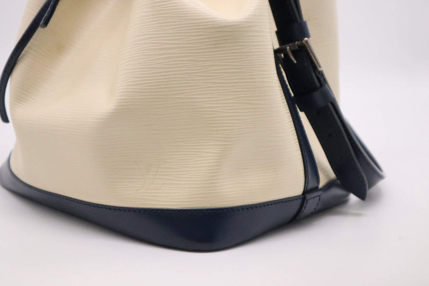 Louis Vuitton Petit Noe in Cream Epi Leather