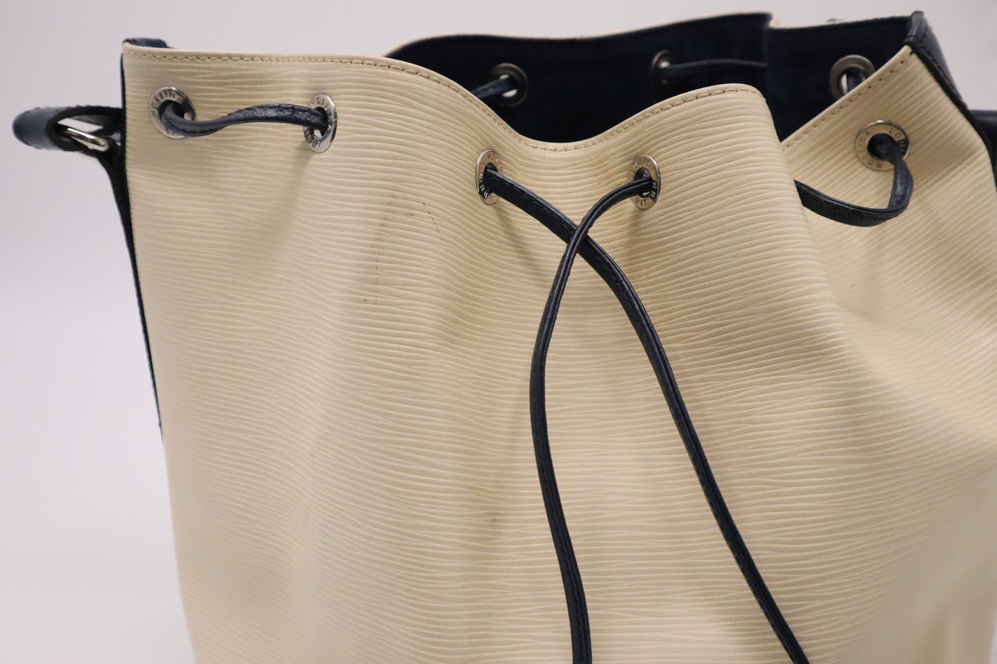 Louis Vuitton Petit Noe in Cream Epi Leather